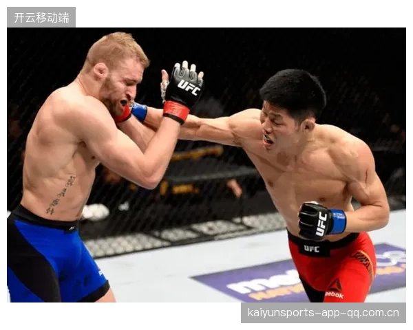 UFC惊天一击：拳手奋战到底，护具凹陷背后的荣耀与拼搏