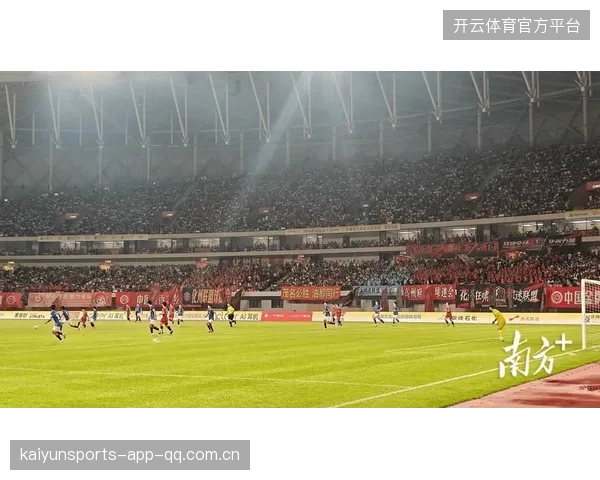 联赛门票销售爆棚，球场重回热闹景象